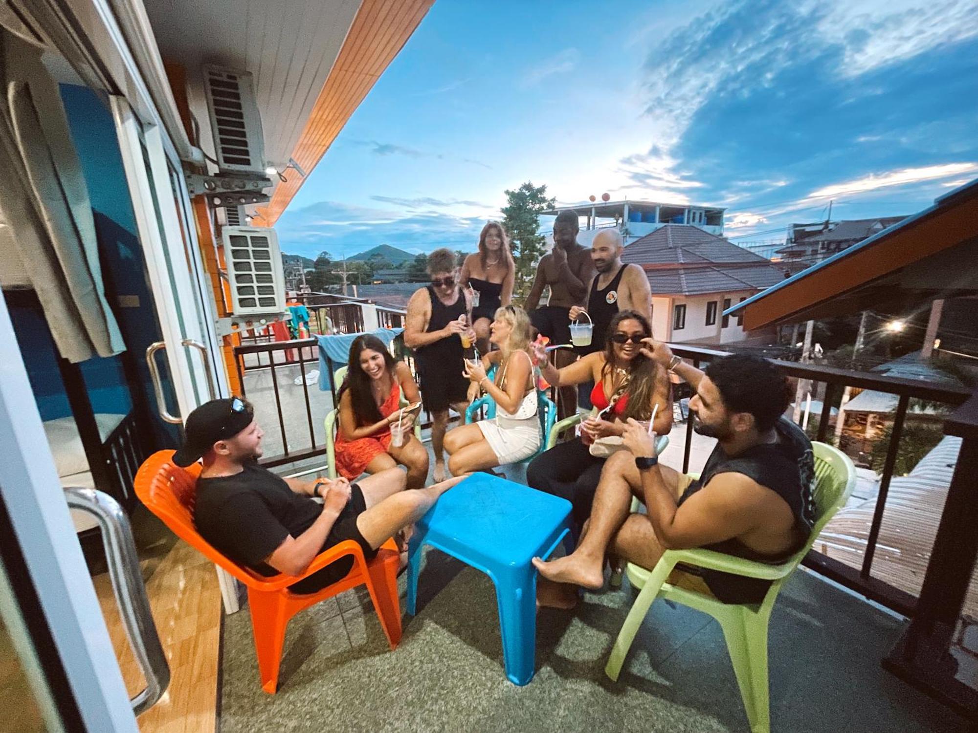 Revolution Koh Tao Hostel Buitenkant foto